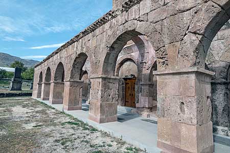 アルメニア　オズン教会　Odzun Church　Surp Astvatsatsin　Օձունի եկեղեցի