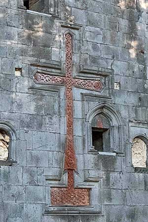サナイン修道院鐘楼の十字架