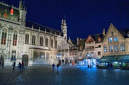 ブルージュ（ブリュージュ） Bruges Brugge　夜のブルク広場