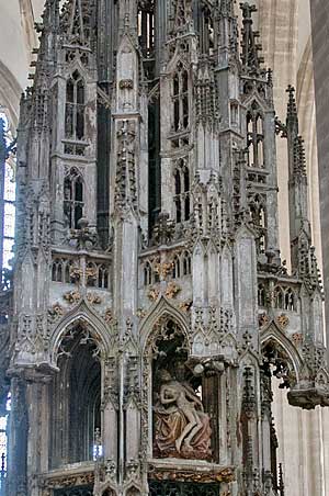 ルーヴェンの聖ペテロ教会内陣の聖体安置塔　Collegiale Sint-Pieterskerk