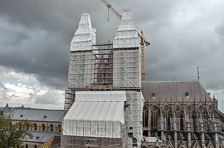 トゥルネーの鐘楼より大聖堂　ベルギー　Tournai