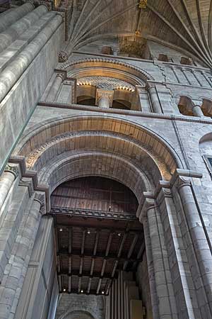ヘレフォード大聖堂の南側廊　Hereford Cathedral
