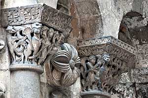サン・テティエンヌ大聖堂北扉口左右の柱頭彫刻　（カオール） Cathédrale Saint-Étienne de Cahors (France)