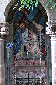 ロカマドゥールのノートルダム聖堂 Sanctuaire Notre Dame de Rocamadour 十字架の道　Chemin de Croix 第6留　イエス、ベロニカから布を受け取る