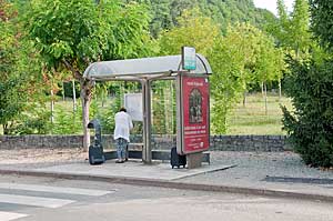 トゥール・ドゥ・フォールのバス停（カオール方面）