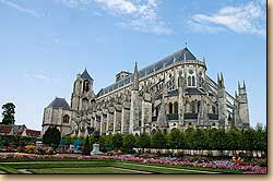 ブールジュ大聖堂　une vue magnifique sur la Cathédrale St-Etienne de Bourges