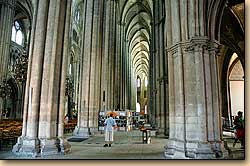 u[W吹@Intérieur de la Cathédrale de Bourges