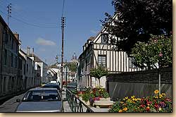 プロヴァン下町の古い家並み　Maisons historiques à la basse-ville de Provins