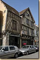 プロヴァン下町の古い家並み　Maisons historiques à la basse-ville de Provins