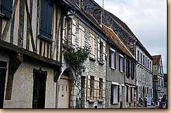 v@sX̌Âƕ݁@Maisons historiques dans la haute-ville de Provins