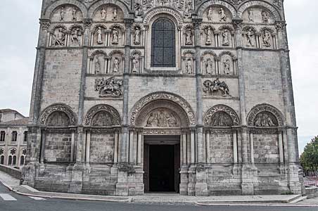 アングレーム大聖堂　Angoulême