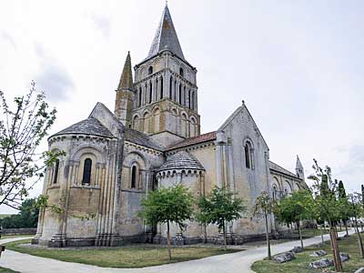 オネーのサン・ピエール教会　Église Saint-Pierre d'Aulnay