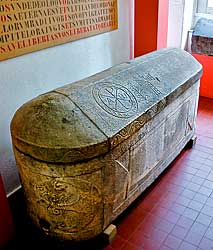 Sarcophage de Saint Francovée ロラン美術館　・　オータン Musée Rolin, Autun