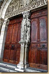 中央扉口　オータンのサン・ラザール大聖堂　La cathédrale Saint-Lazare d'Autun 