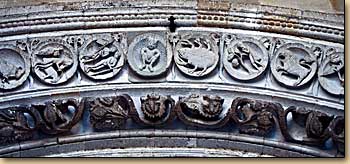 中央扉口タンパンのアーキヴォルト　オータンのサン・ラザール大聖堂　Le tympan du portail , La cathédrale Saint-Lazare d'Autun