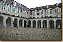 サン・ジェルマン修道院の回廊　オーセール　L'Abbaye Saint-Germain, Auxerre