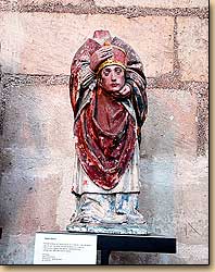 サン・ドゥニ像　サン・ジェルマン修道院　オーセール　Statue de Saint Denis à l'abbatiale Saint Germain d'Auxerre