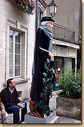 詩人マリー・ノエルの像　Marie-Noël　オーセール Auxerre