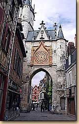 時計塔 Tour de l'Horloge オーセール Auxerre