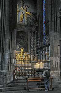 聖母被昇天ノートルダム大聖堂　クレルモン・フェラン