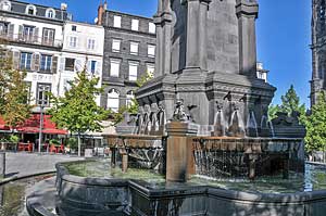 ウルバヌス二世の泉　Fontaine d'Urbain II
