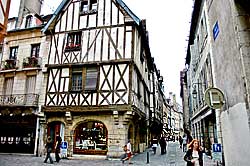 ヴェルリ通りの木骨組みの家　rue Verrerie maisons colombages