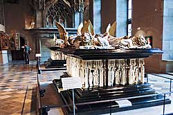 無畏公ジャンとマルグリット・ド・バヴィエールの墓 Tombeau et gisants de Jean Sans Peur et de Marguerite de Bavière