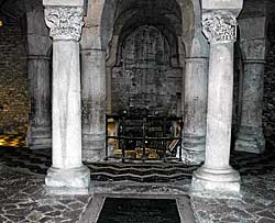 サン・ベニーニュ大聖堂のクリプト　La Crypte de La Cathédrale Saint-Bénigne