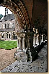 フォントネー修道院の回廊 Le cloître(L'Abbaye de Fontnay)