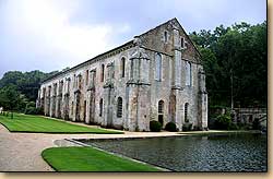 フォントネー修道院の旧鍛冶場棟　Forge (L'Abbaye de Fontnay)