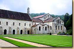 フォントネー修道院の庭 Le jardin (L'Abbaye de Fontnay)
