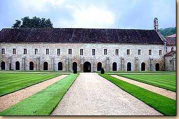 フォントネー修道院の庭 Le jardin (L'Abbaye de Fontnay)