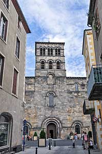 イソワールのサン・オストルモワンヌ教会（サン・トストルモワンヌ教会）　Église Saint-Austremoine d'Issoire 