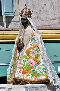 ル・ピュイ・アン・ヴレの黒い聖母の行列