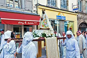 ル・ピュイ・アン・ヴレの黒い聖母の行列