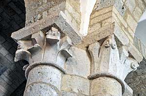 モワラックスの聖母教会の柱頭彫刻 Prieuré Sainte Marie de Moirax France 
