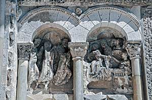 モワサックのサン・ピエール修道院付属教会　南扉口右壁龕彫刻