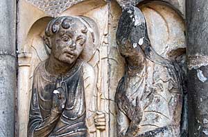 モワサックのサン・ピエール修道院付属教会　南扉口右壁龕彫刻