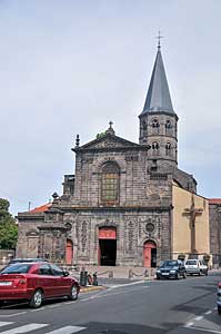 リオンのサンタマーブル教会　Riom La basilique Saint-Amable