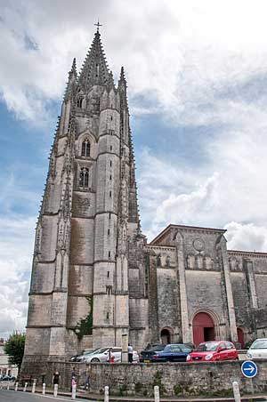 サント　Saintes サン・トゥトロープ教会　フランス