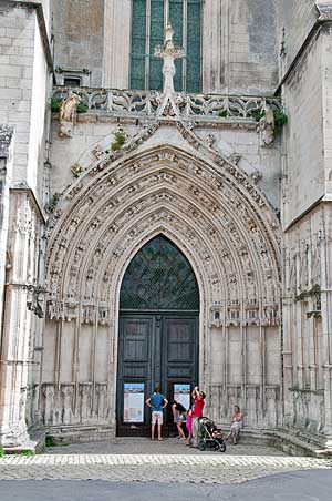 サント　Saintes サン・ピエール大聖堂　フランス