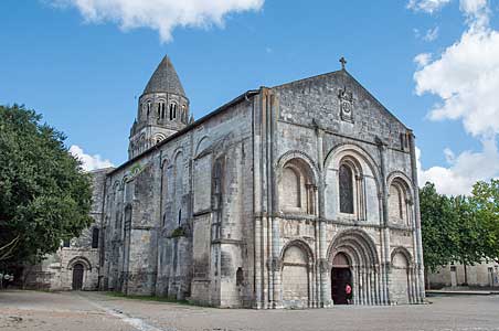 サント　Saintes オ・ダム修道院　フランス