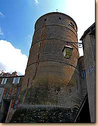 オール・ドール塔　La tour de l'Orle d'Or　スミュール・アン・ノーソワ（スミュール・アン・オーソワ） Semur en Auxois