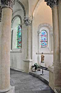 サン・ネクテール　ノートル・ダム教会の周歩廊　フランス・オーヴェルニュ地方ロマネスクの旅　Notre-Dame-du-Mont-Cornadore de Saint-Nectaire