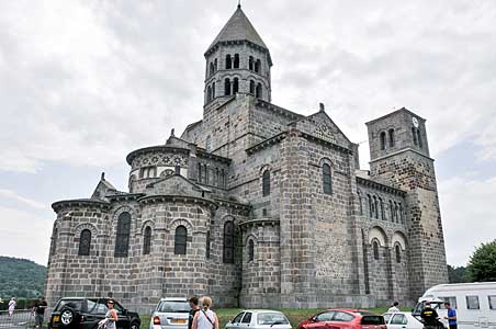サン・ネクテールのノートル・ダム教会　フランス・オーヴェルニュ地方ロマネスクの旅　Notre-Dame-du-Mont-Cornadore de Saint-Nectaire