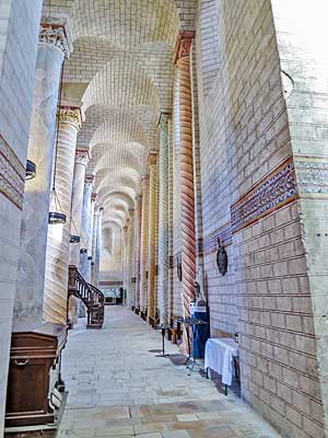 サン・サヴァン・シュル・ガルタンプ修道院 Abbaye de Saint-Savin-sur-Gartempe