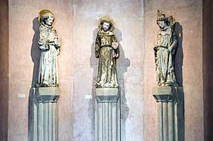 オーギュスタン美術館 ゴシック彫刻展示室の聖人像　オーギュスタン博物館