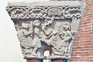 オーギュスタン美術館 ロマネスク彫刻展示室の柱頭彫刻