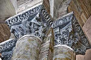 サン・セルナンバジリカ聖堂の柱頭彫刻　トゥールーズ　フランス　Basilique Saint-Sernin de Toulouse　chapiteaux