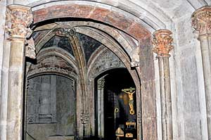 サン・セルナンバジリカ聖堂のクリプト 　トゥールーズ　フランス　Les cryptes de la Basilique Saint-Sernin de Toulouse